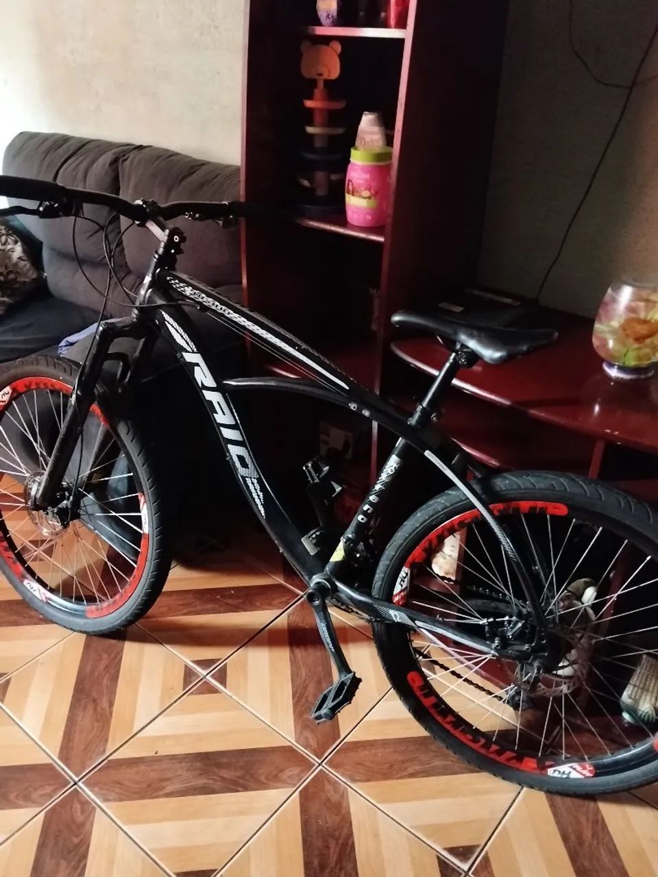 Vende se uma bicicleta 