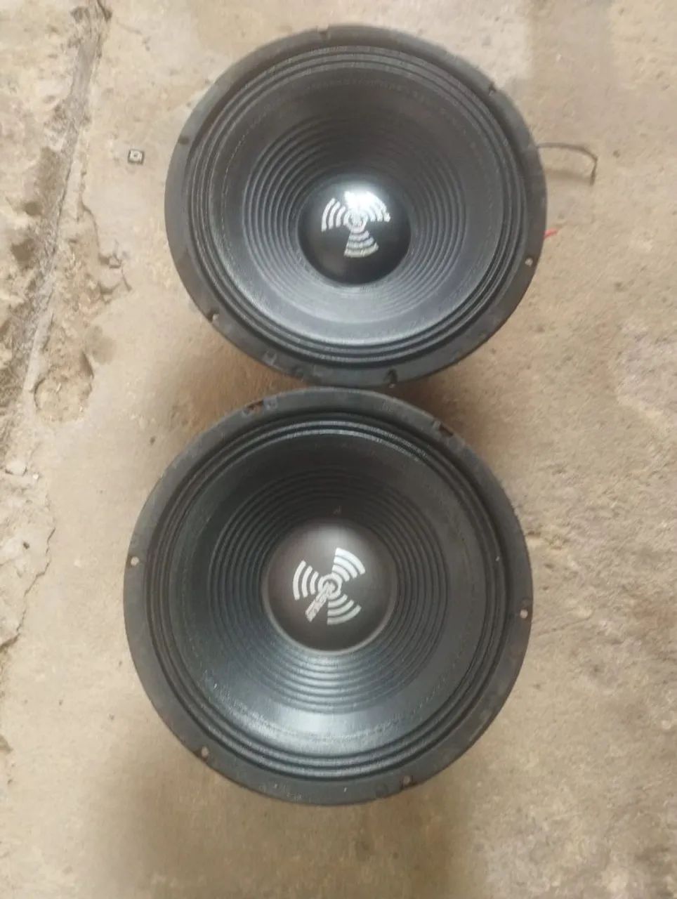 Vende se 2 alto falante de 12 polegadas 250vts