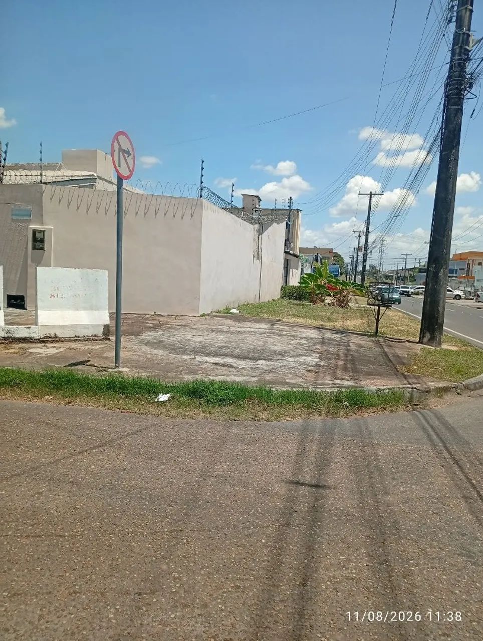 Casa de esquina com piscina, no centro a 300 metros da Praça das Águas  - Foto 3