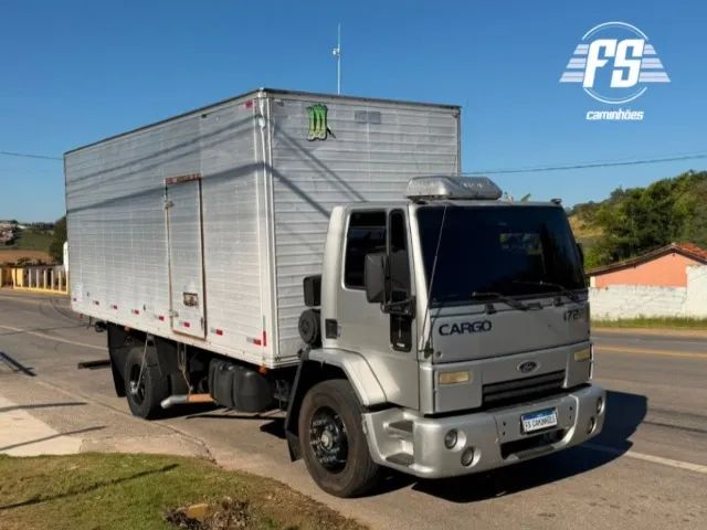 Ford Cargo 1722 4x2 Baú - Foto 3