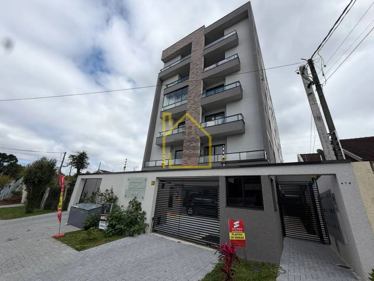 Cobertura duplex no Centro de Pinhais com 182m