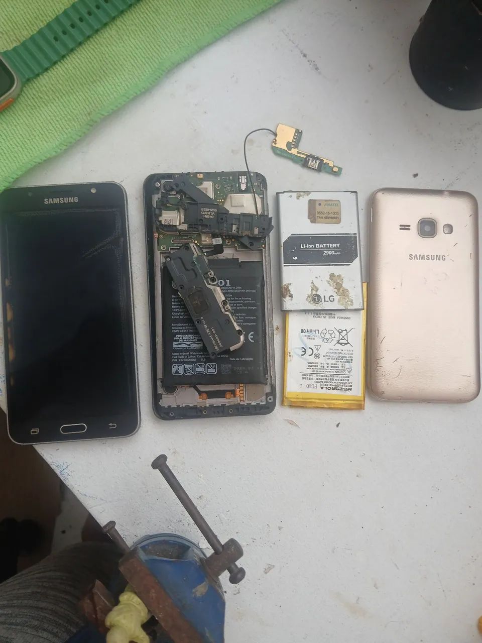 Sucata Celular retira peça 