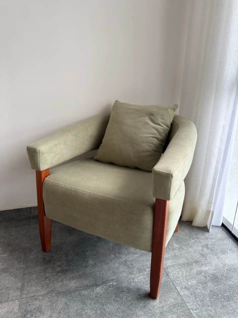 Poltrona Bouclé - Verde Sálvia de ótima qualidade  - Foto 3