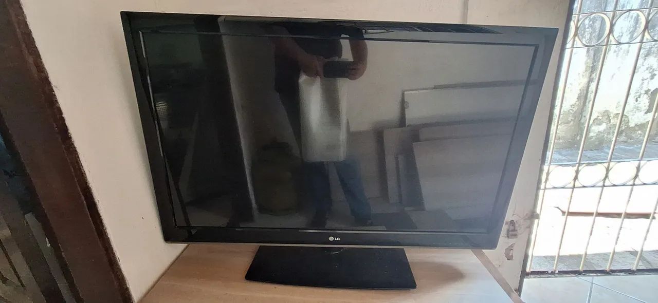 TV Lg 47 polegadas LCD para retirar peças.( obs. LEIA O ANÚNCIO)