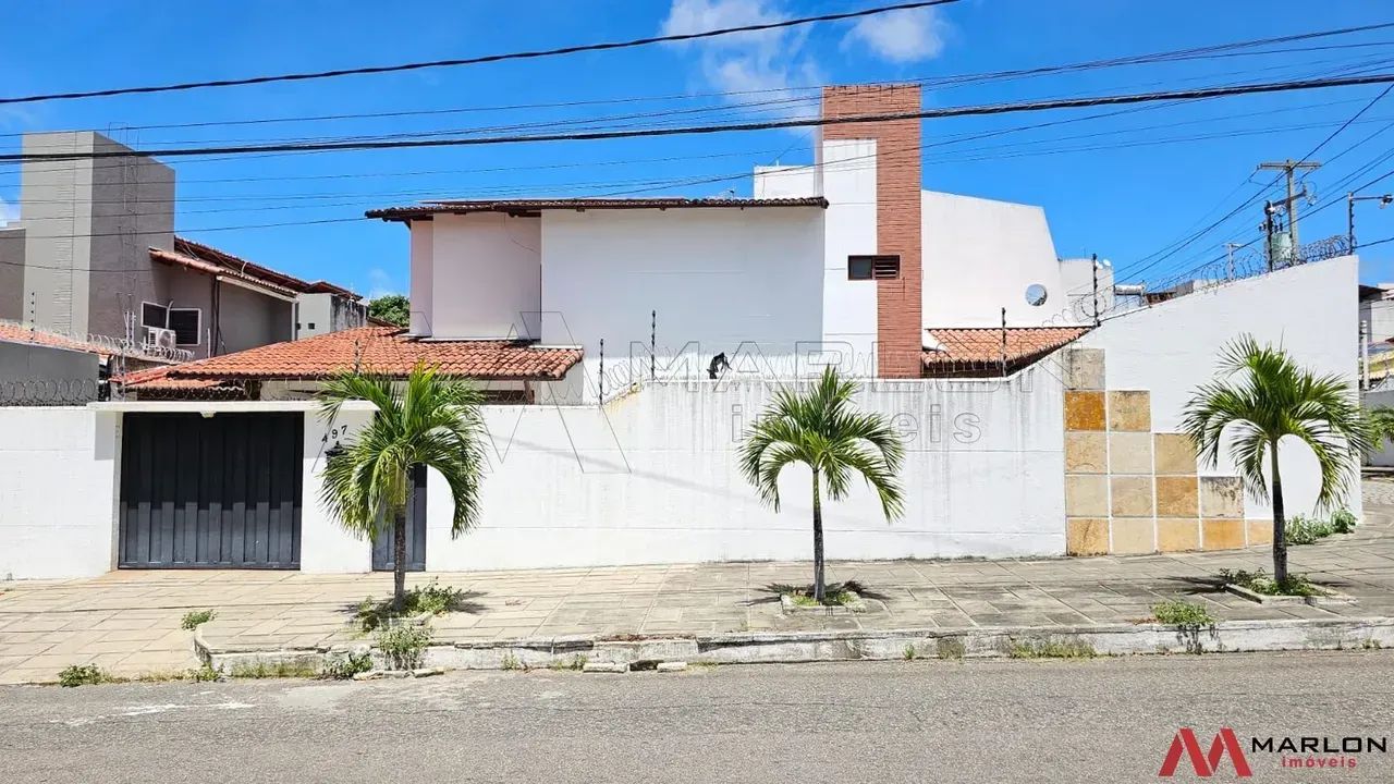 Casa duplex em Capim Macio, 3 suítes, área gourmet, 300m².