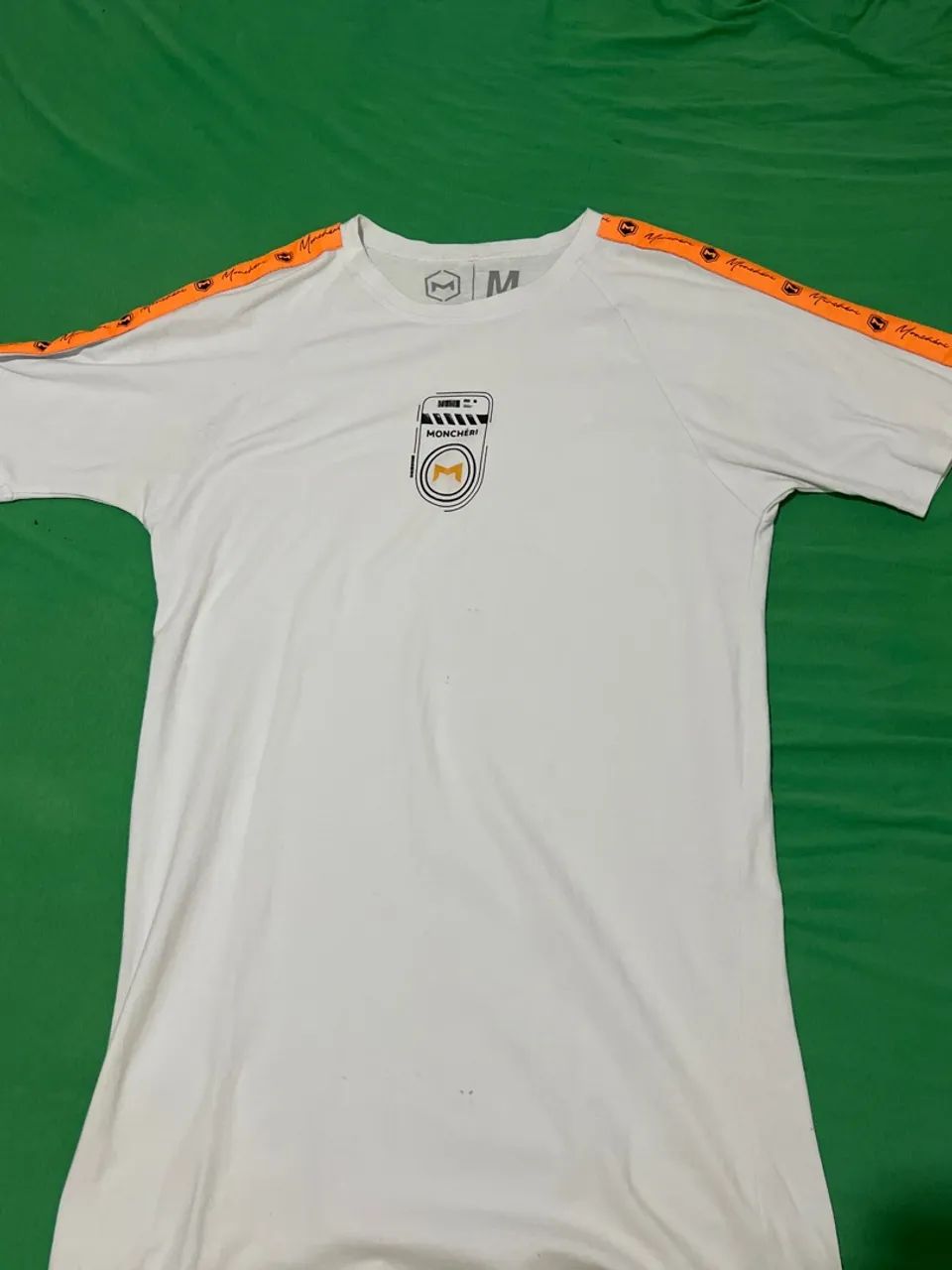 Camisa Monchéri/de marca (M). Pontuação (M)