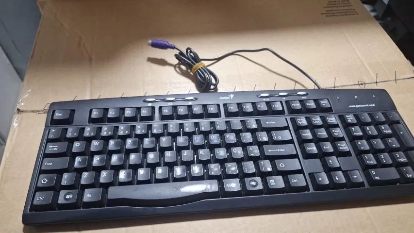 Teclados USB usados Logitech Genius Multilaser e outros - Foto 3