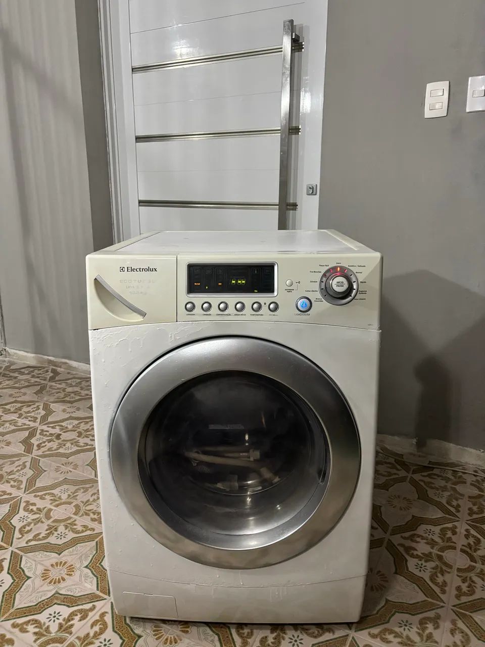 Máquina de lavar roupa lava e seca Electrolux - Foto 6