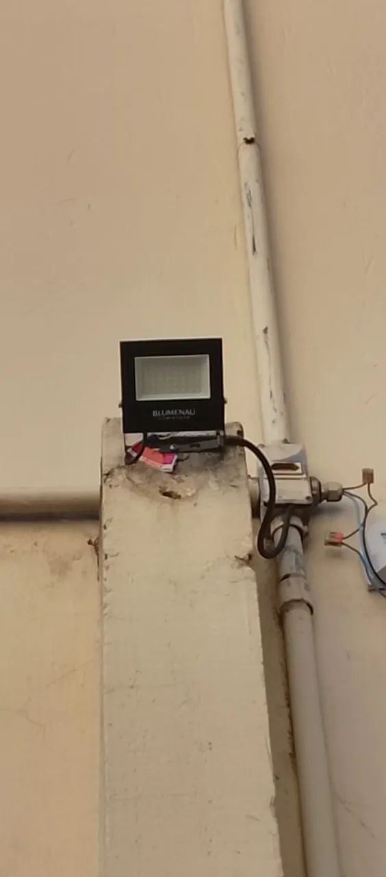 Pequeno reparo elétrico manutenção geral 