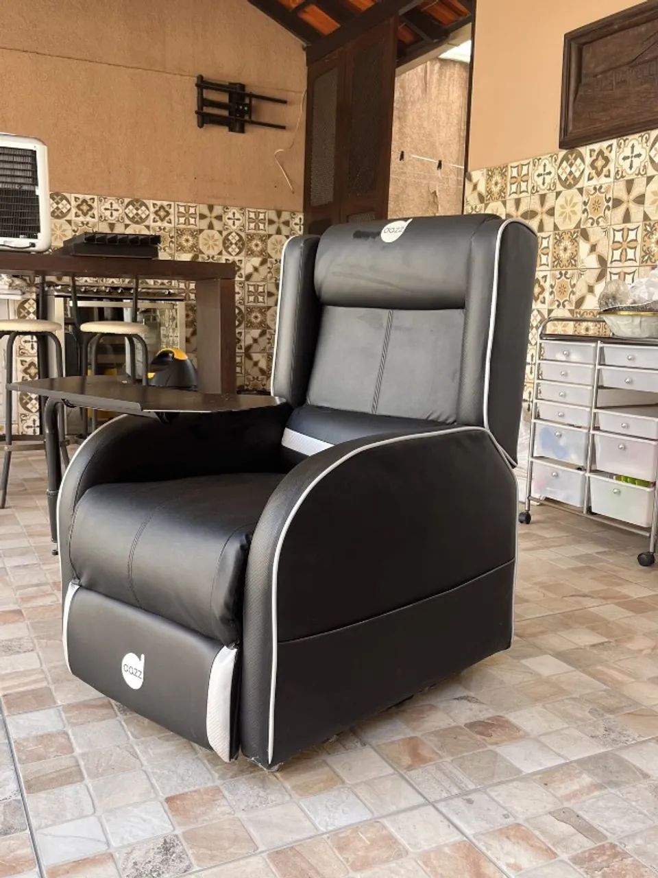 Poltrona gamer Reclinável, com apoio lateral - Foto 4