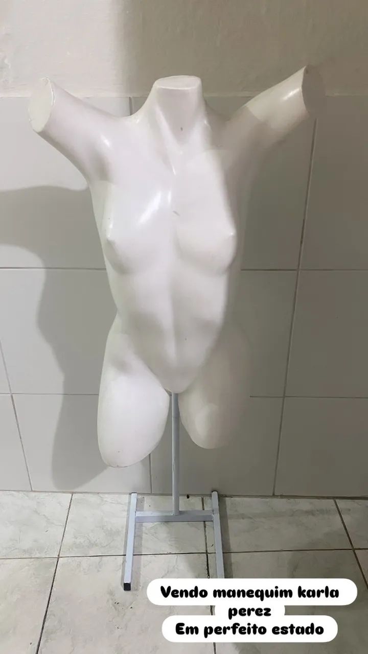 Manequim com pedestal 