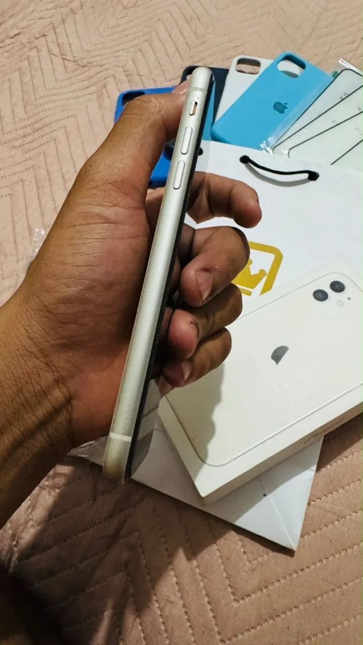 iPhone 11 256gb bateria 87% com caixa original + 5 capinhas 4 películas   - Foto 5