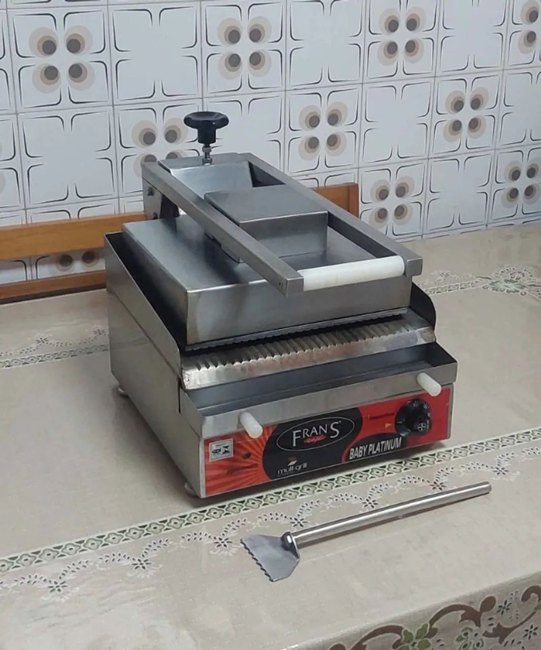 Chapa Mult grill 220 volts para lanches e grelhados - Foto 2