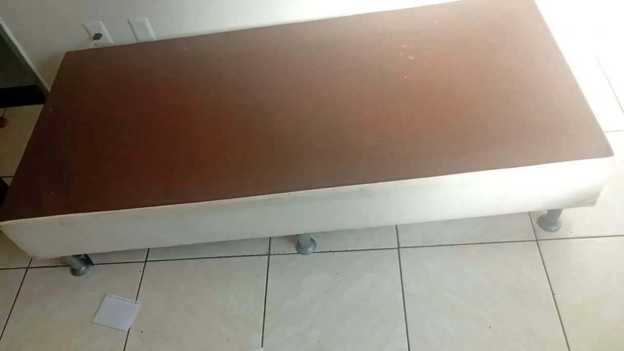 Cama box de solteiro sem colchão sem detalhes 