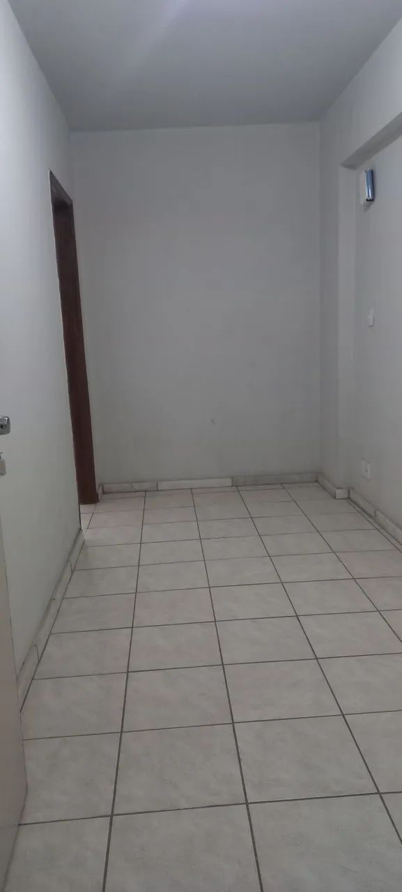 Sala comercial com garagem