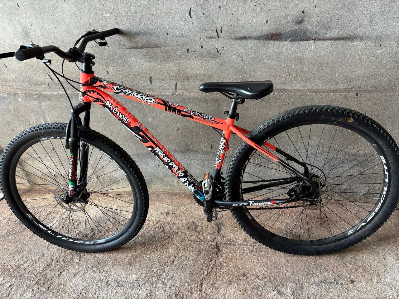 Vende se bicicleta 
