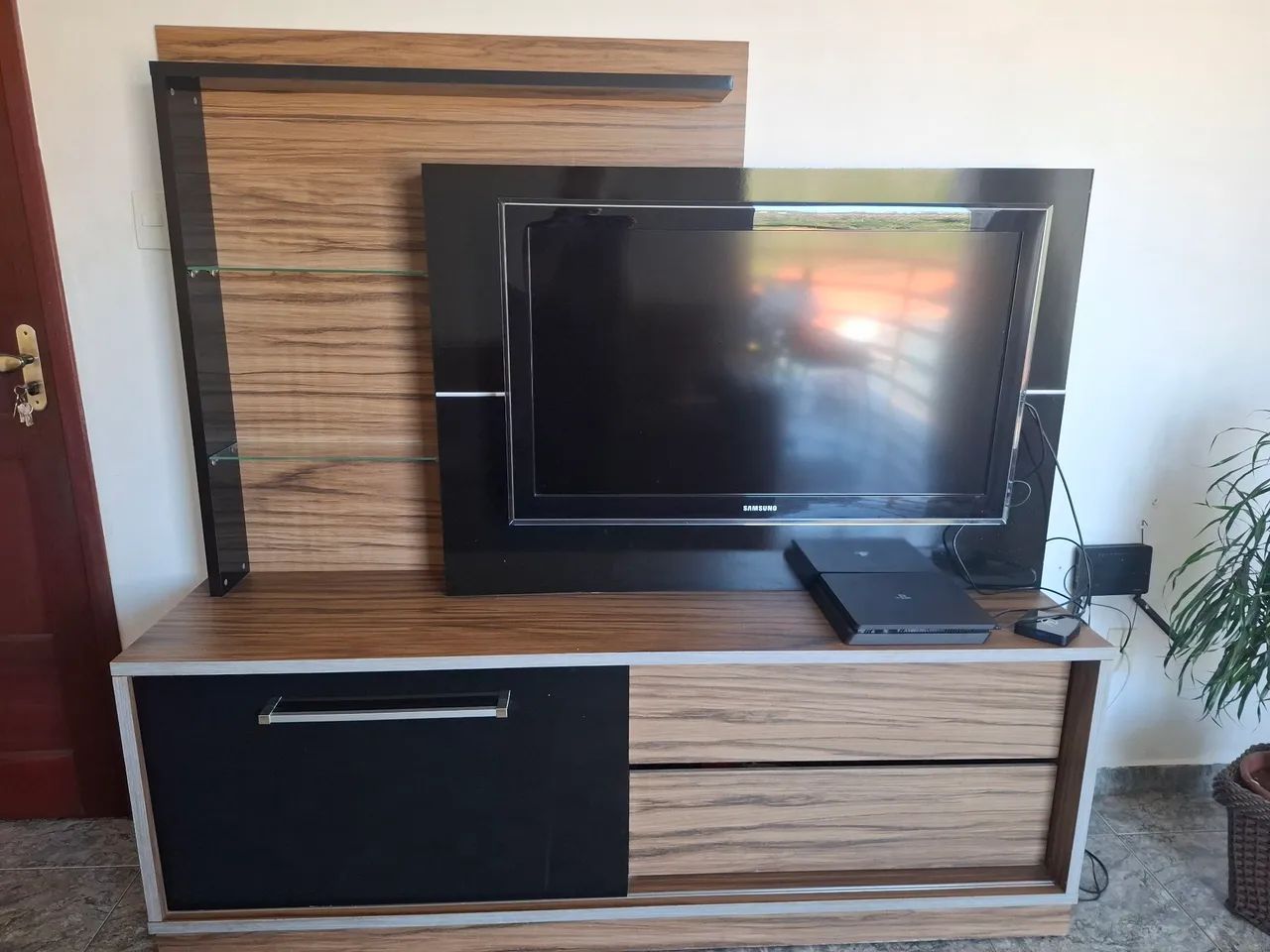 Rack de tv com painel - 1,80 m