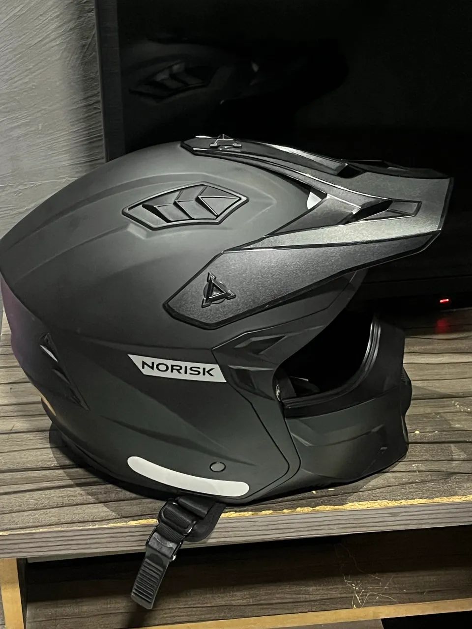 Capacete norisk Darth 2