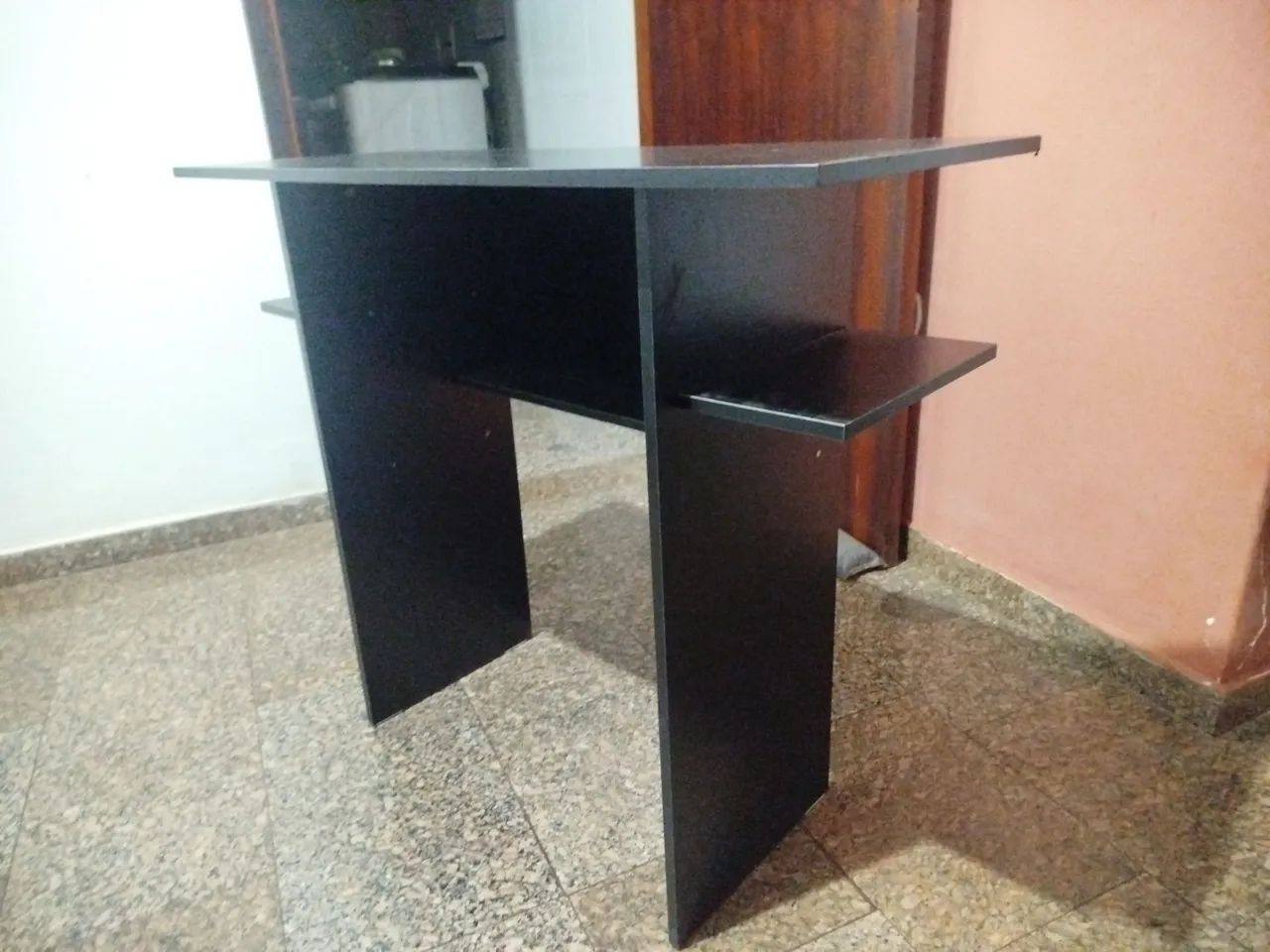 Mesa escrivaninha preta para estudo e computador  - Foto 3