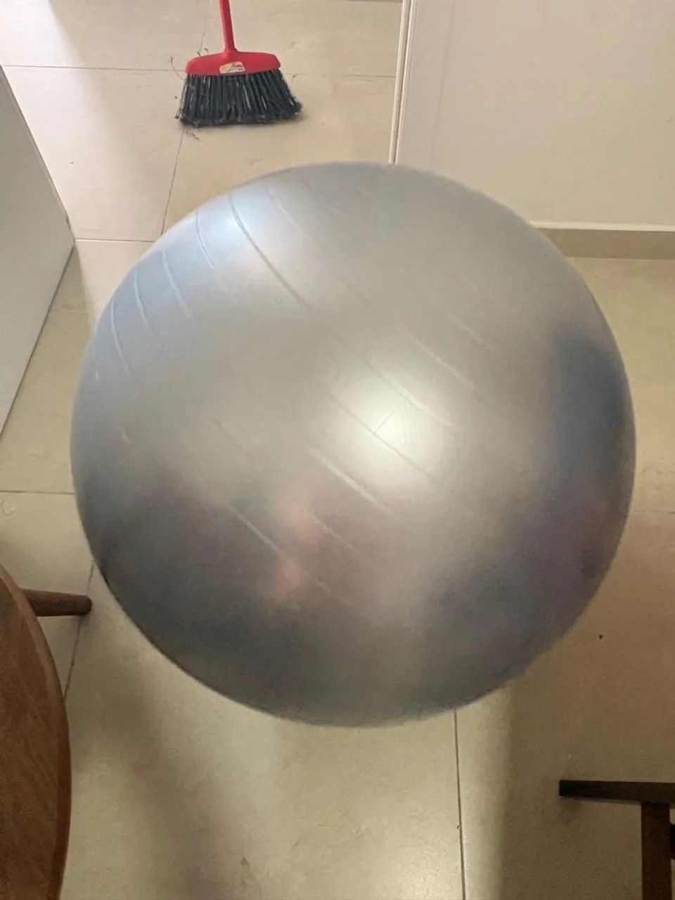 Bolas e tatames fitness
