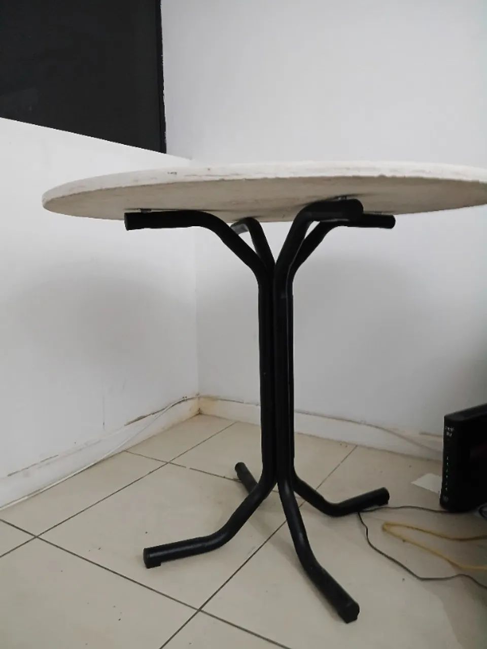 Mesa tampo de mármore 80 cm - Foto 2