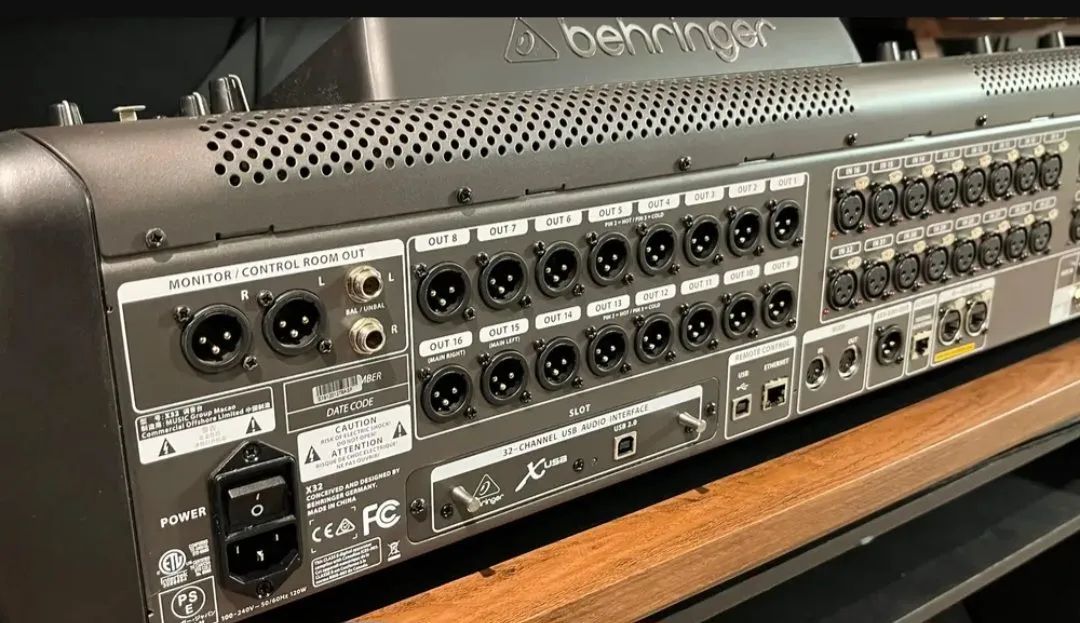 Mesa Digital Behringer X32 (Com Hard Case) - Foto 2
