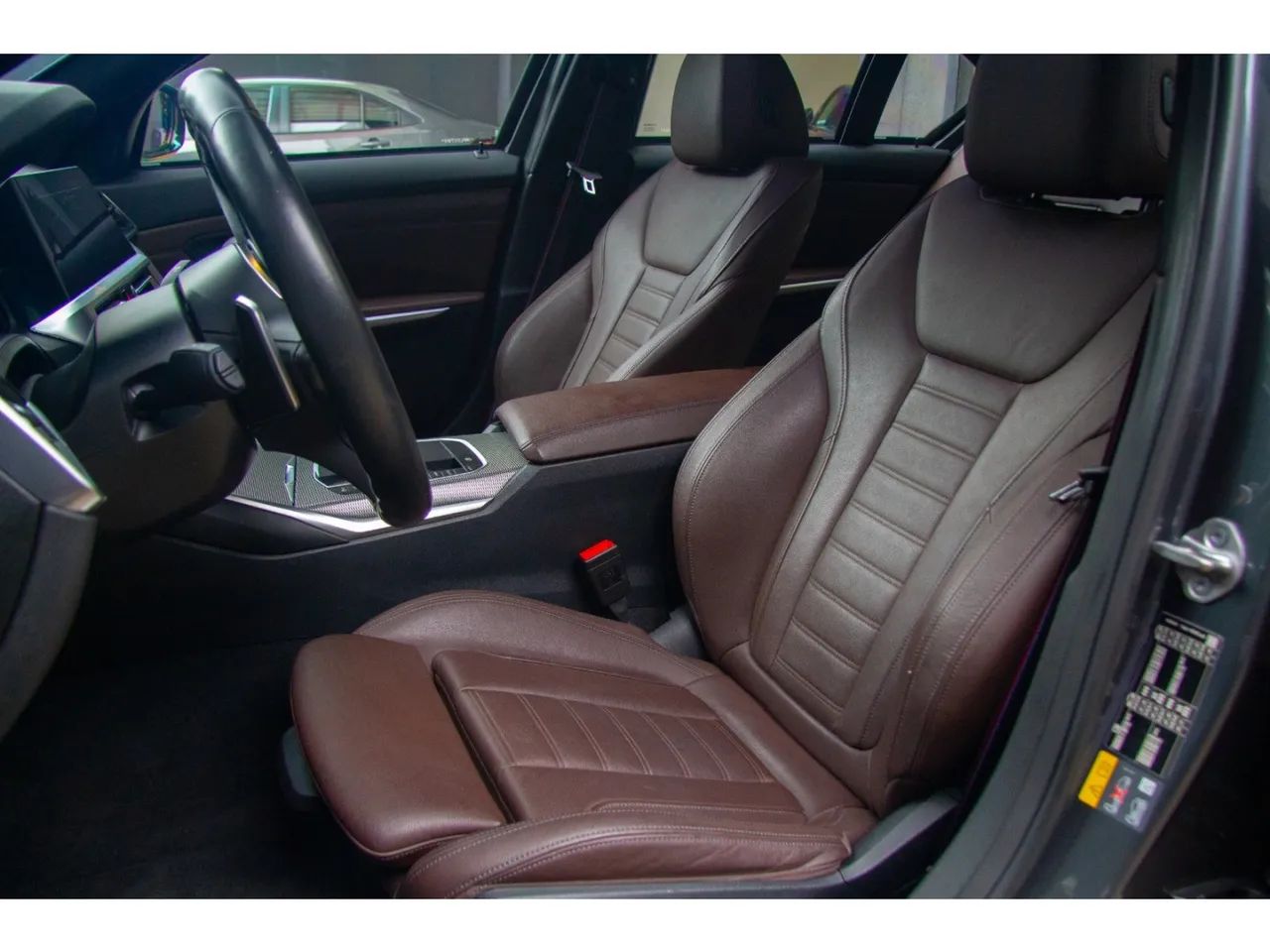 BMW Série 3 330E M Sport 2.0 Turbo Híbrido AU, foto 8 de 15