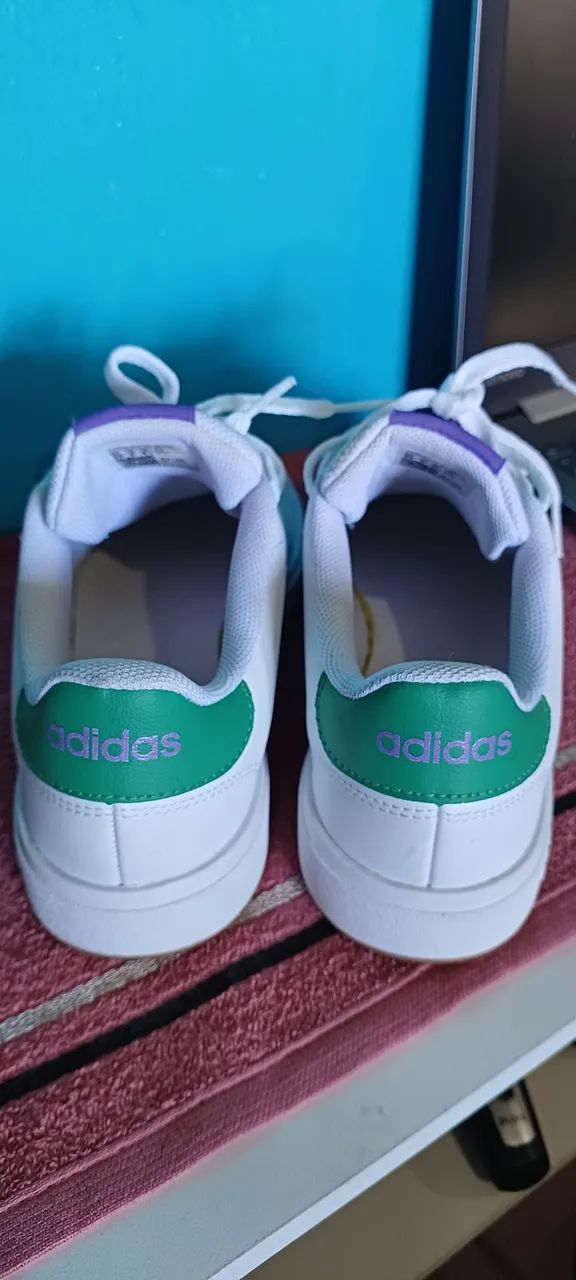 Tênis Adidas feminino 