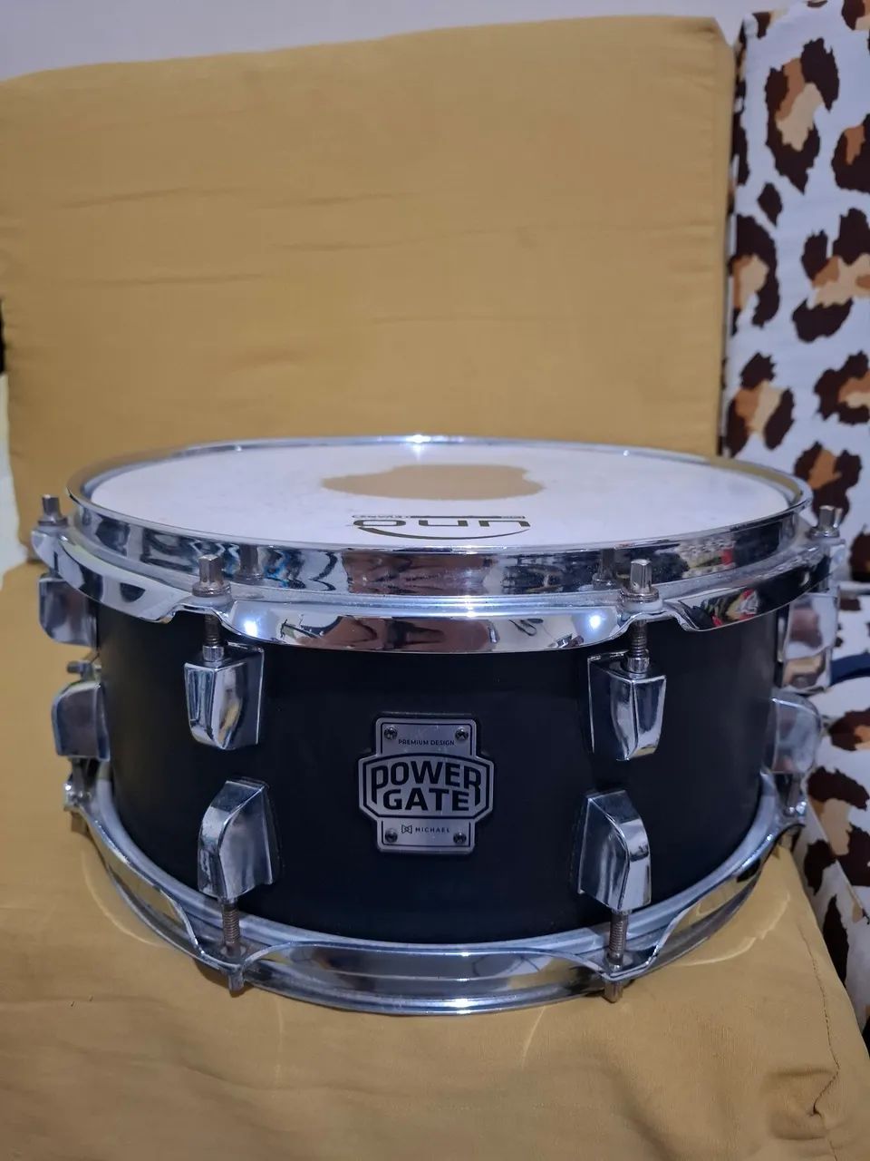Vendo caixa 12x5 michael power gate