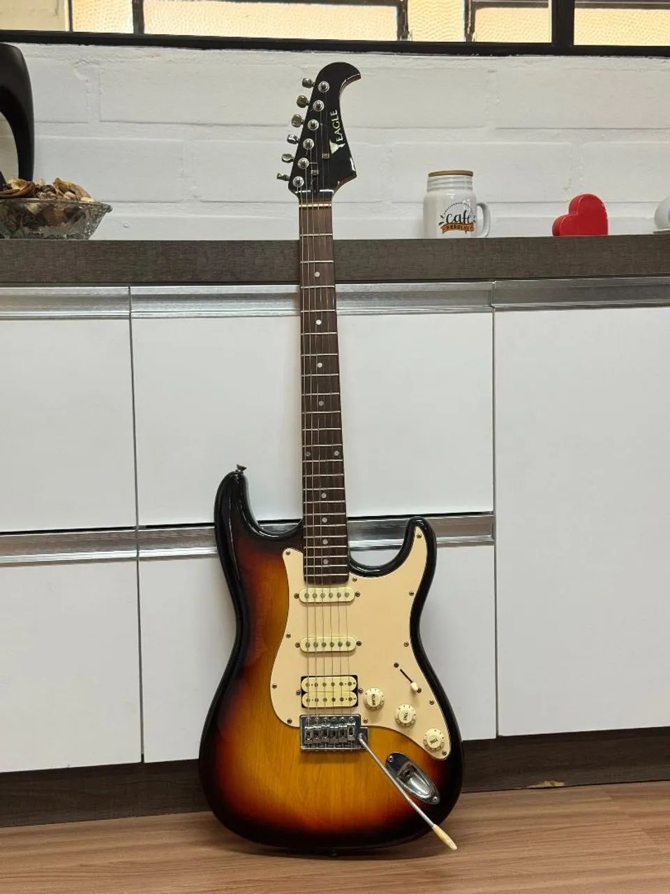 Guitarra Eétrica Eagle Stratocaster