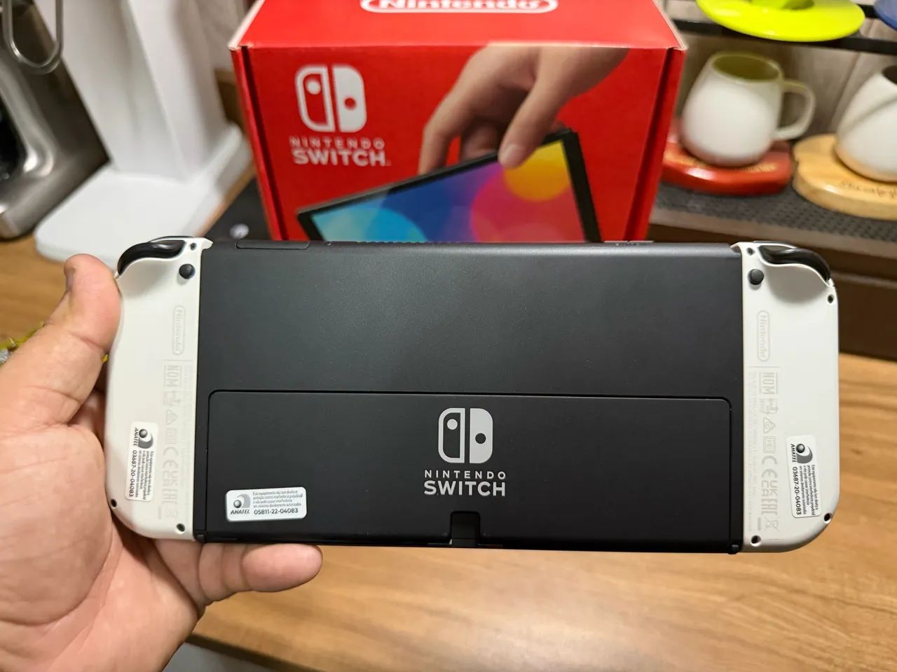 Nintendo Switch Oled + Case Zelda + Cartão sd 128gb - Consoles de