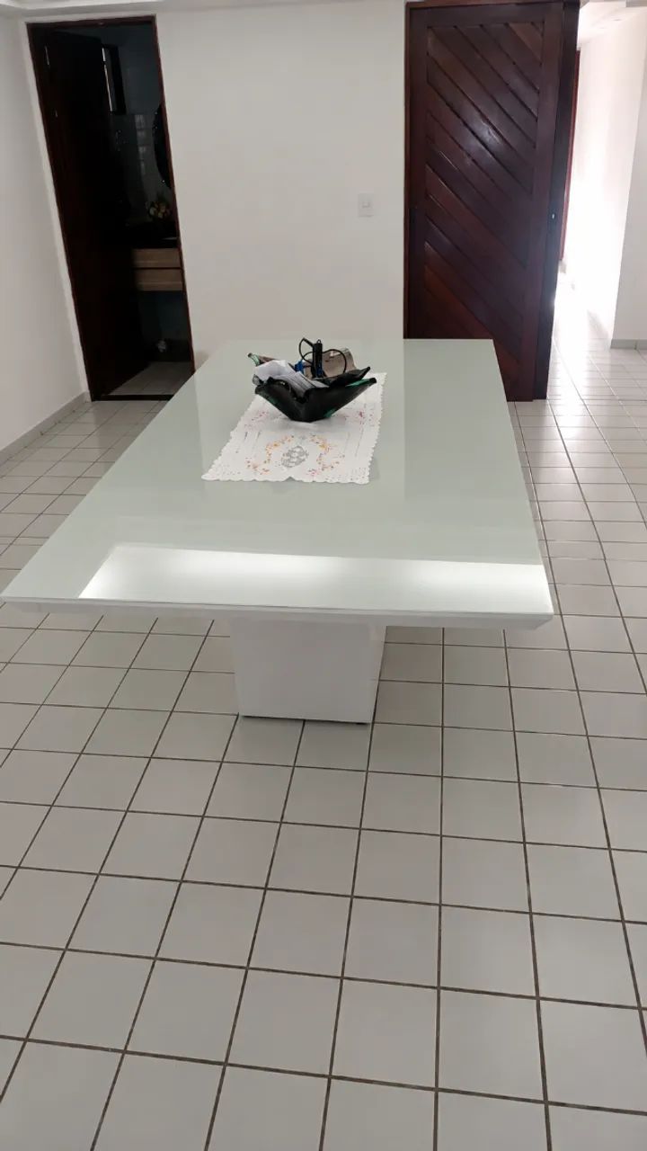 Mesa de Jantar de 2.20m x 1.10m Precisa ser içada USADA