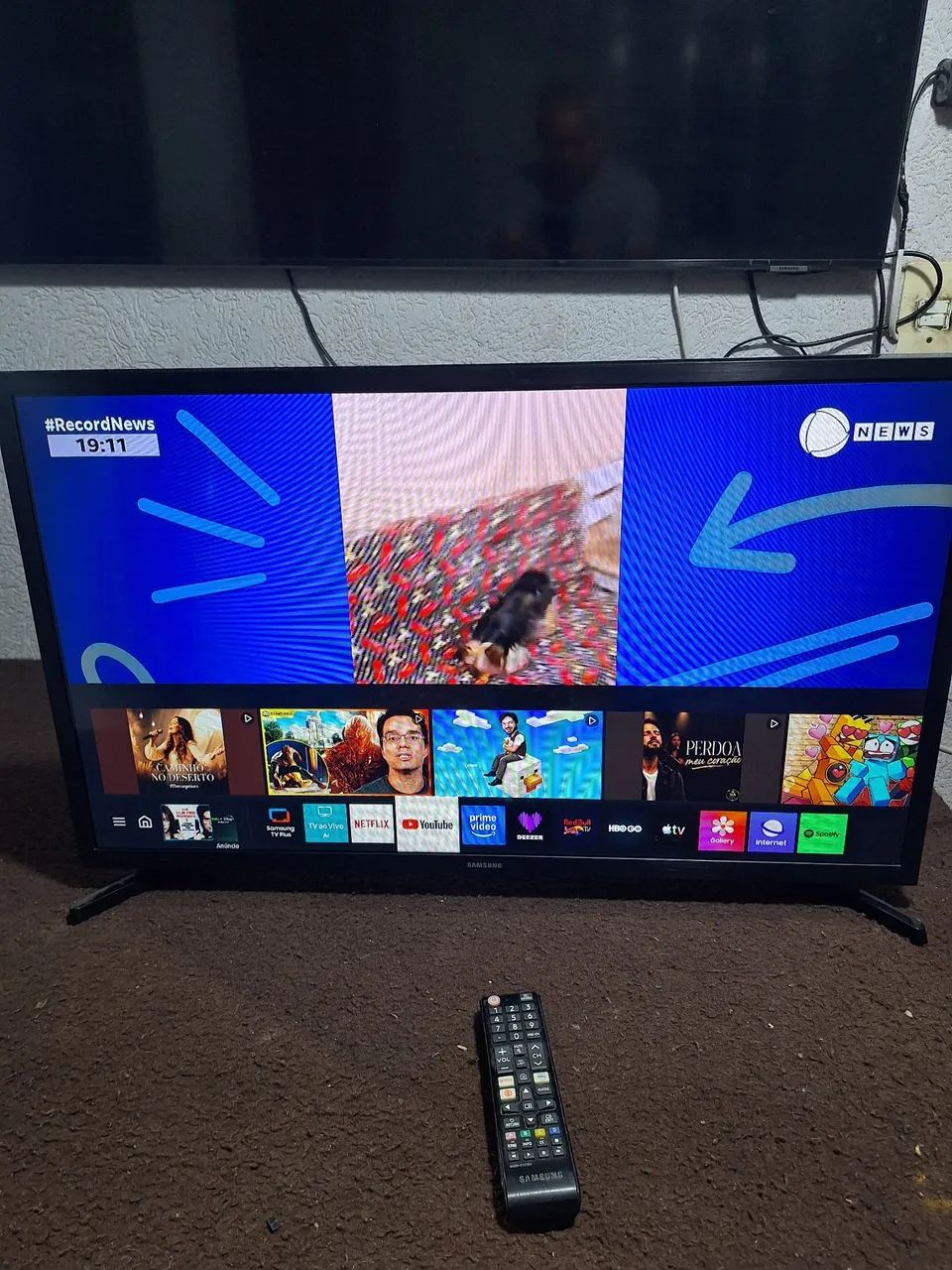 TV SMART SANSUNG TYZEM 32 POLEGADAS FUNCIONANDO PERFEITAMENTE SEM DETALHES ACEITO CARTÃO 