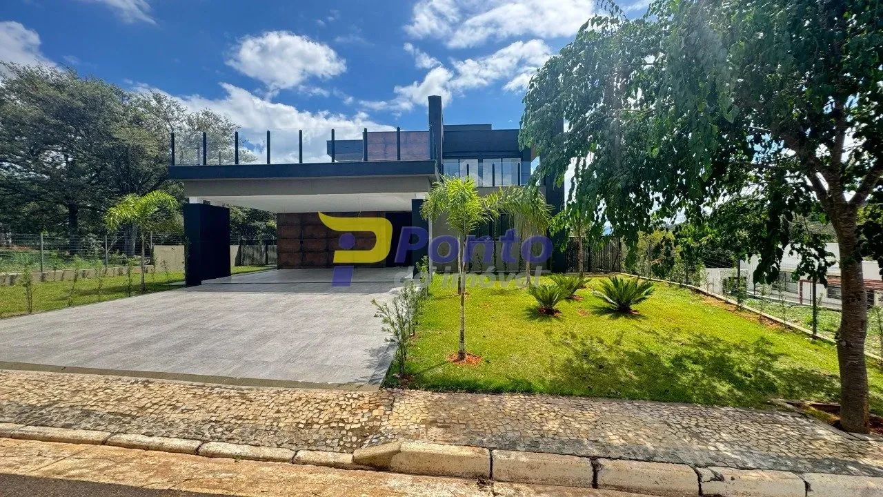 Casa no Condomínio Vitória Golf