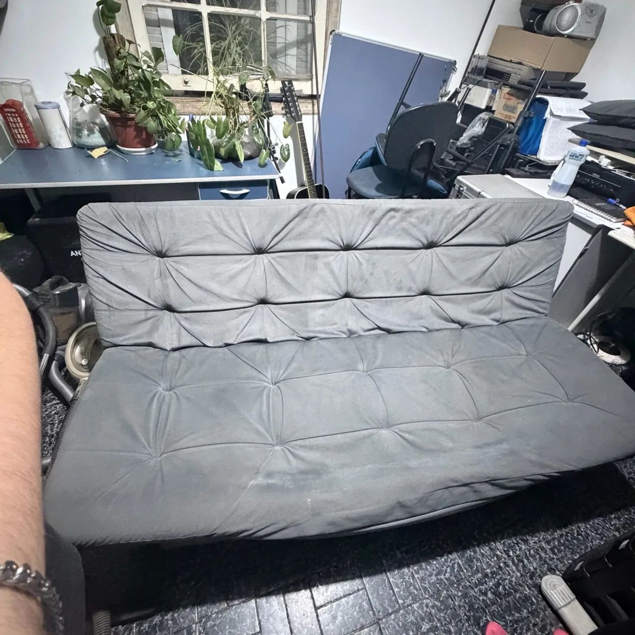 Sofá-Cama Cinza 2 Lugares Tipo Futon