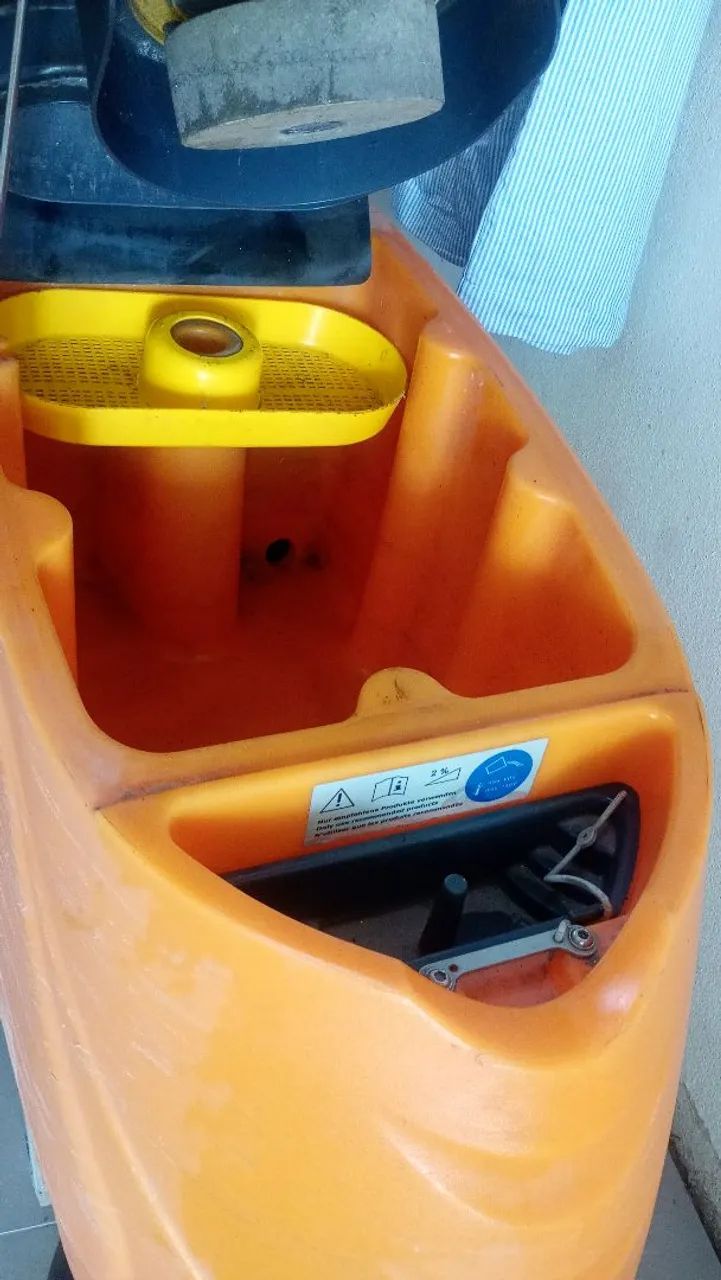 Lavadora e secadora de piso industrial TASKI - Foto 4
