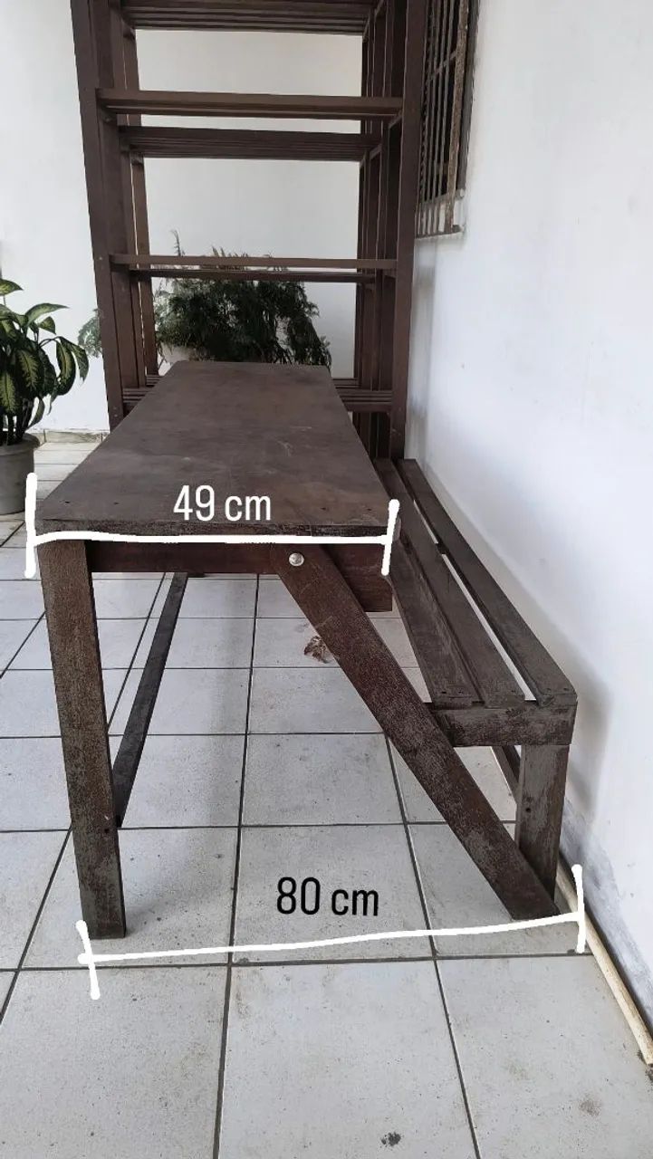 Mesa de madeira nobre com banco acoplado - Foto 4