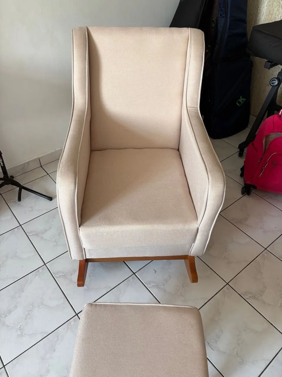 Cadeira de balanço em perfeito estado