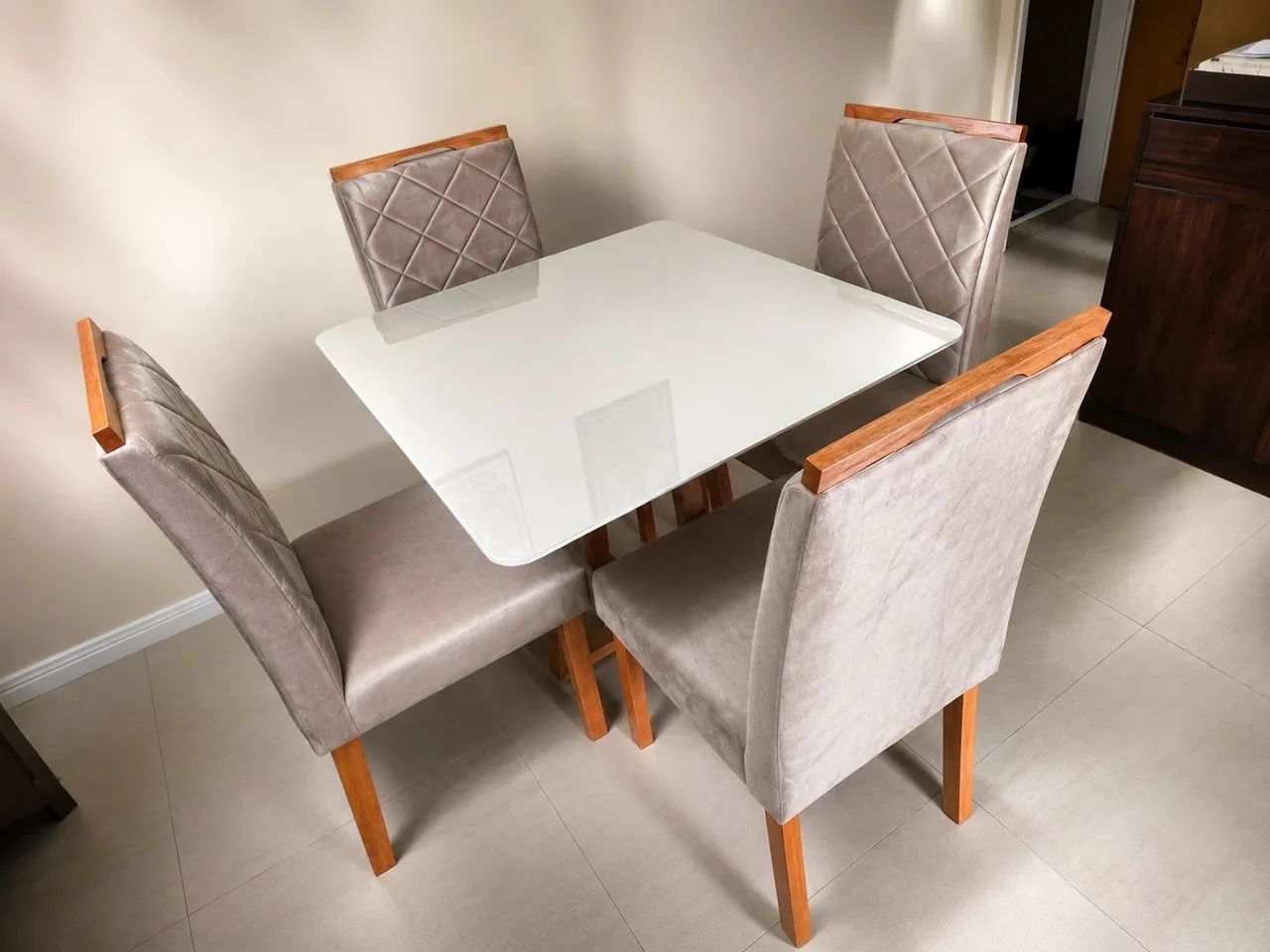 Mesa Quadrada 4 Cadeiras OPORTUNIDADE 