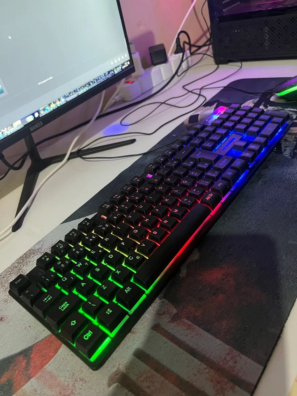 Teclado gamer LED RGB - Foto 3