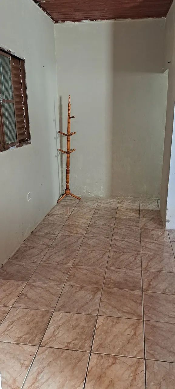 Quarto grande com banheiro  - Foto 4