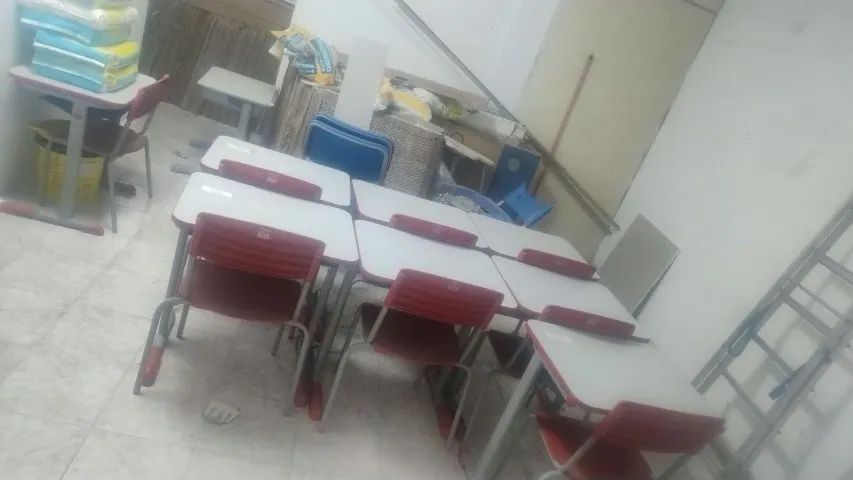 Conjuntos Mesa e Cadeira Escolar Infantil ÓTIMO ESTADO! - Foto 3