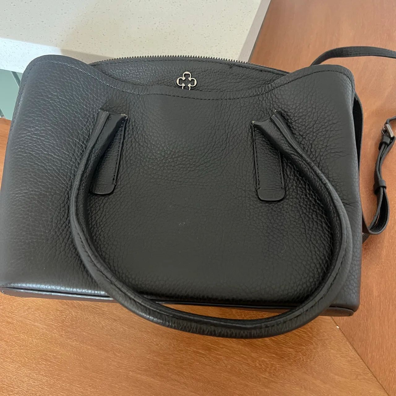 Bolsa transversal e de mão da marca Capodarte 