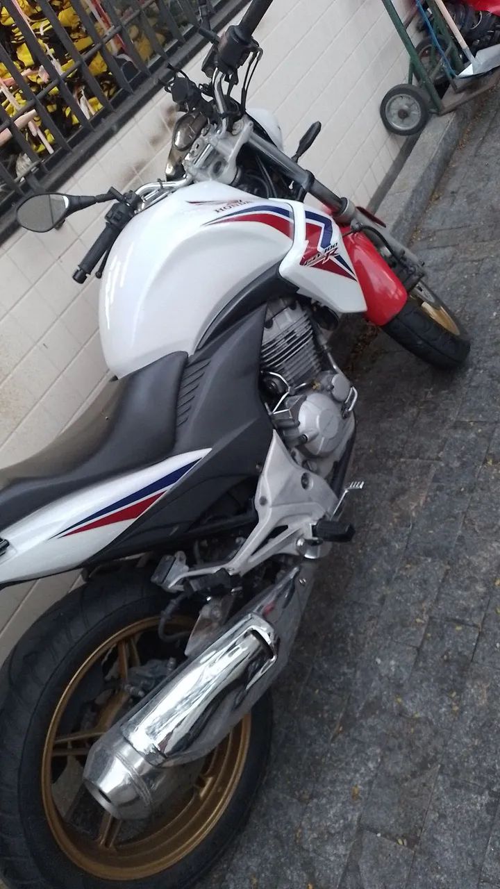Vendo cb 300 2012  $ 11,000 - Foto 4