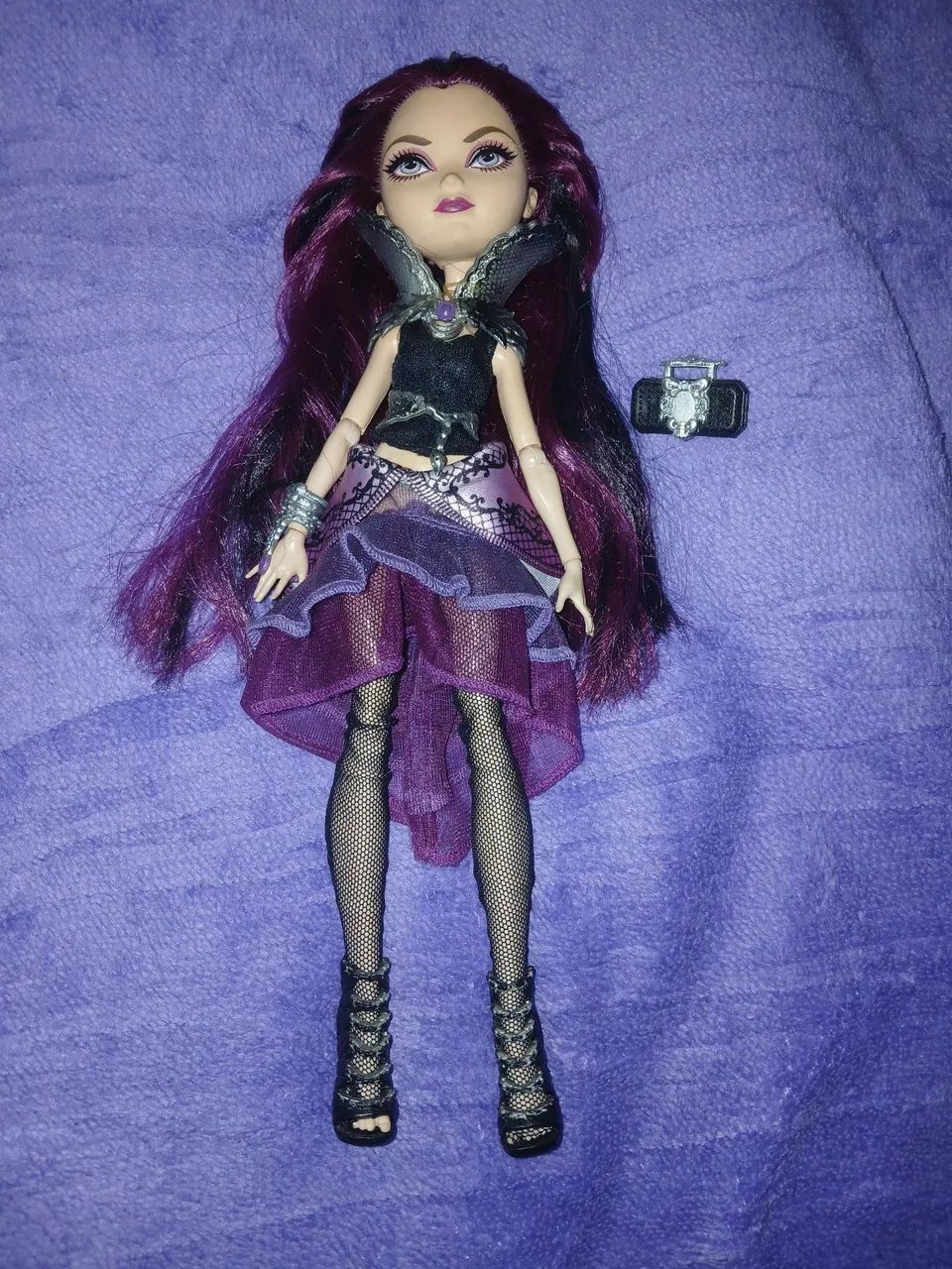 Ever after high raven básica w1