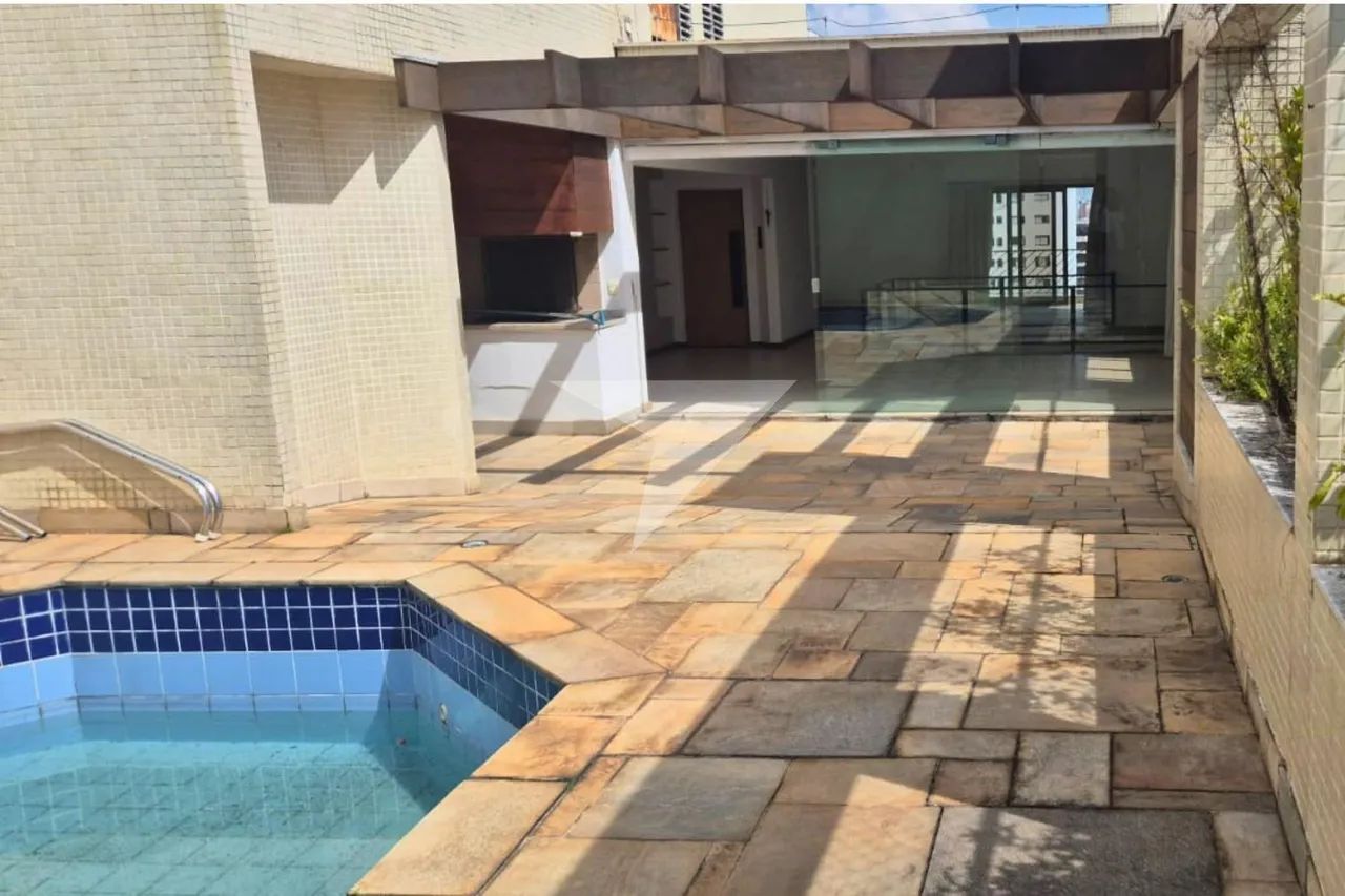 Cobertura duplex à venda em Moema.