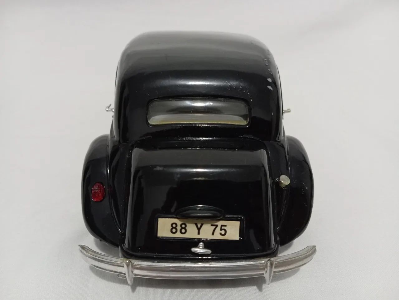 CITROEN 15CV 6 CYL 1952 - 1/18 MAISTO MINIATURA - Hobbies e