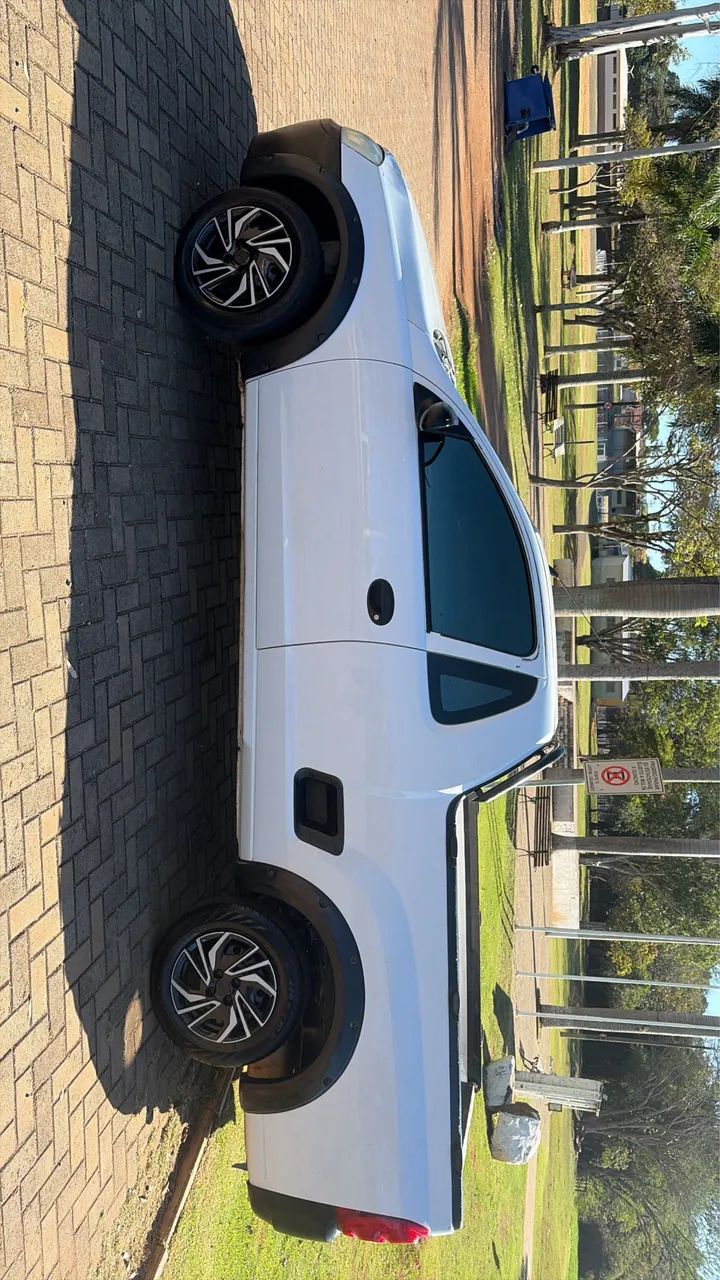 Chevrolet Montana MONTANA 1.8/ 1.8 Conquest FlexPower 8V 2004
