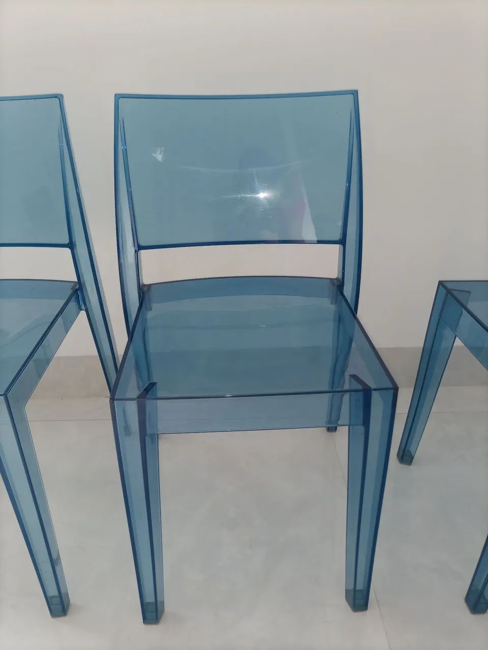Conjunto Cadeira transparente azul  - Foto 3