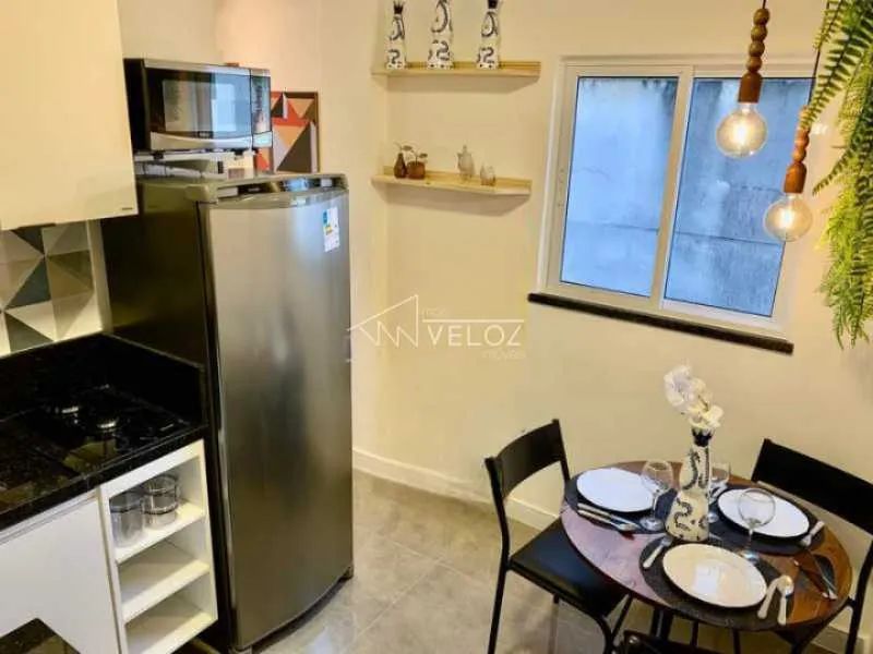 Kitnet/Conjugado : / Residencial / Centro